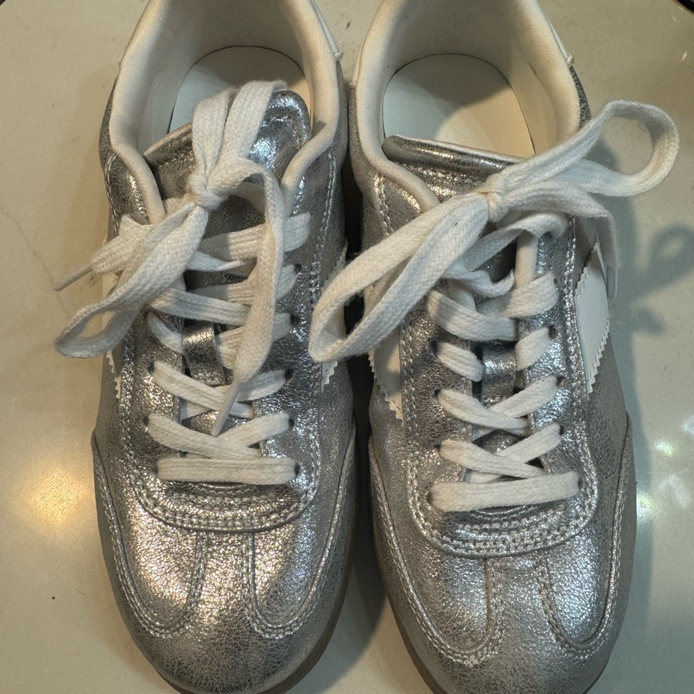 Universal Thread Silver and White Metallic Lace-U… - image 1